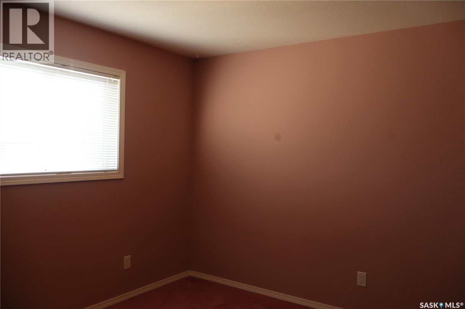 602 Centre Street, Assiniboia, Saskatchewan  S0H 0B0 - Photo 19 - SK023837