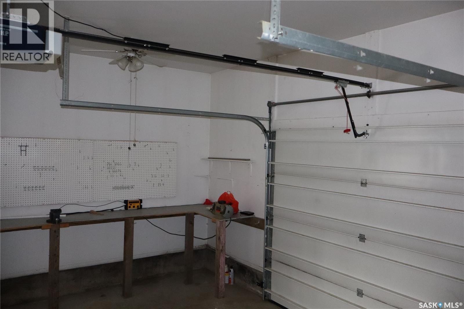 602 Centre Street, Assiniboia, Saskatchewan  S0H 0B0 - Photo 29 - SK023837