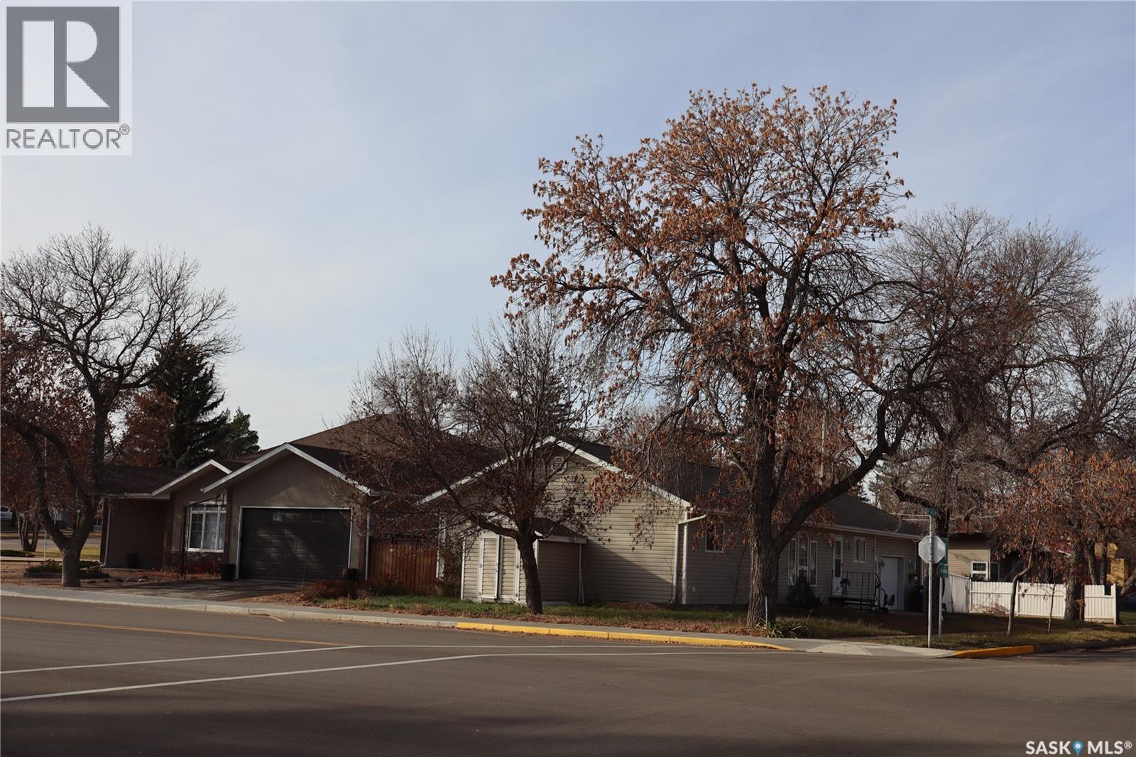 602 Centre Street, Assiniboia, Saskatchewan  S0H 0B0 - Photo 34 - SK023837