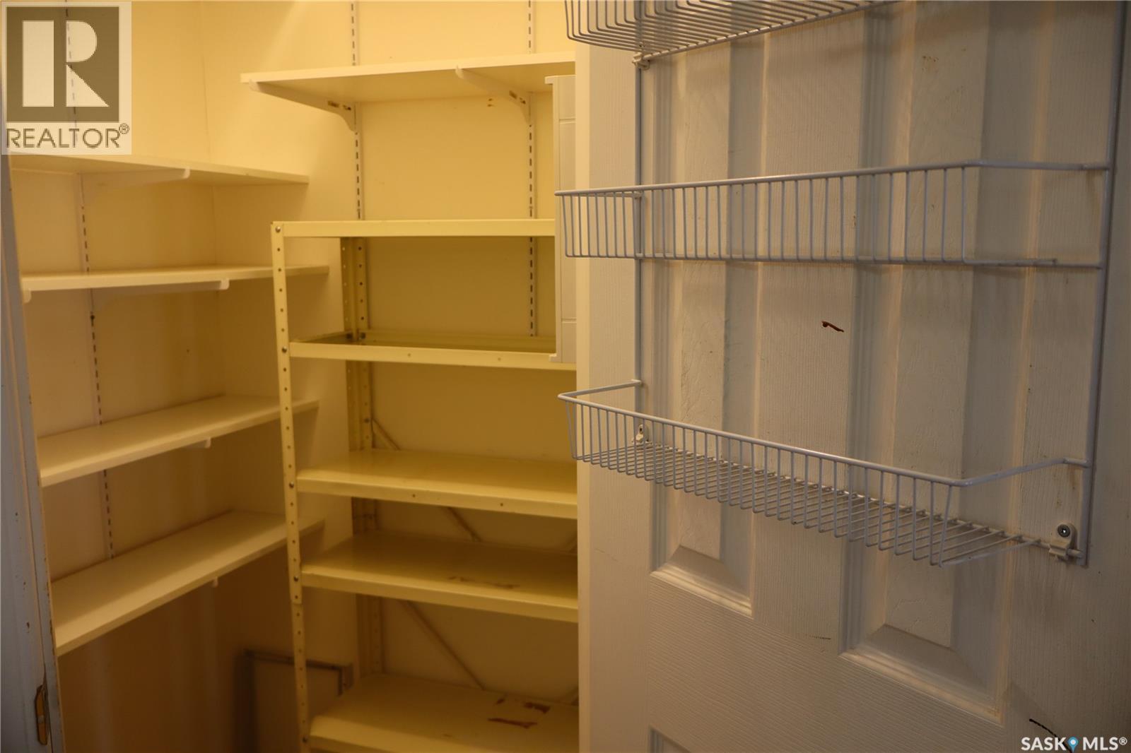 602 Centre Street, Assiniboia, Saskatchewan  S0H 0B0 - Photo 8 - SK023837