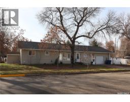 602 Centre Street, Assiniboia, Ca