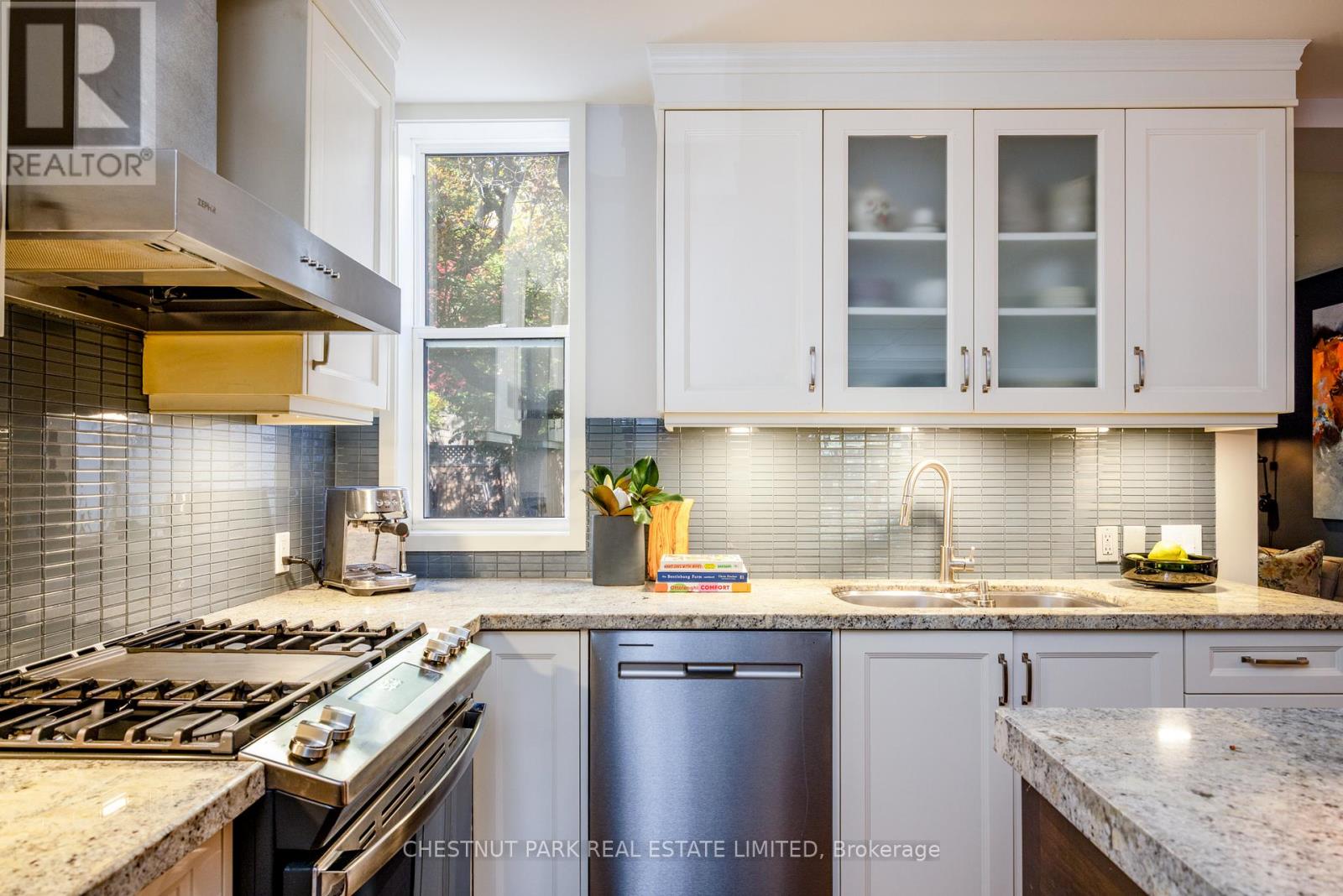 17 Tullis Drive, Toronto, Ontario  M4S 2E2 - Photo 9 - C12542660