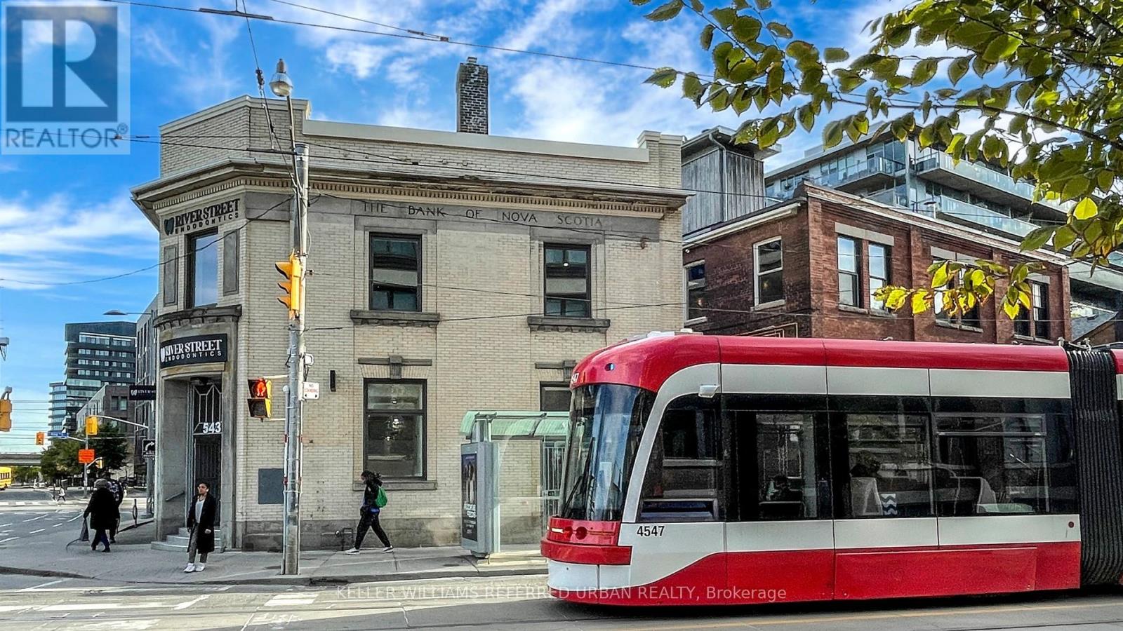 UPPER - 541 QUEEN STREET E, Toronto, Ontario