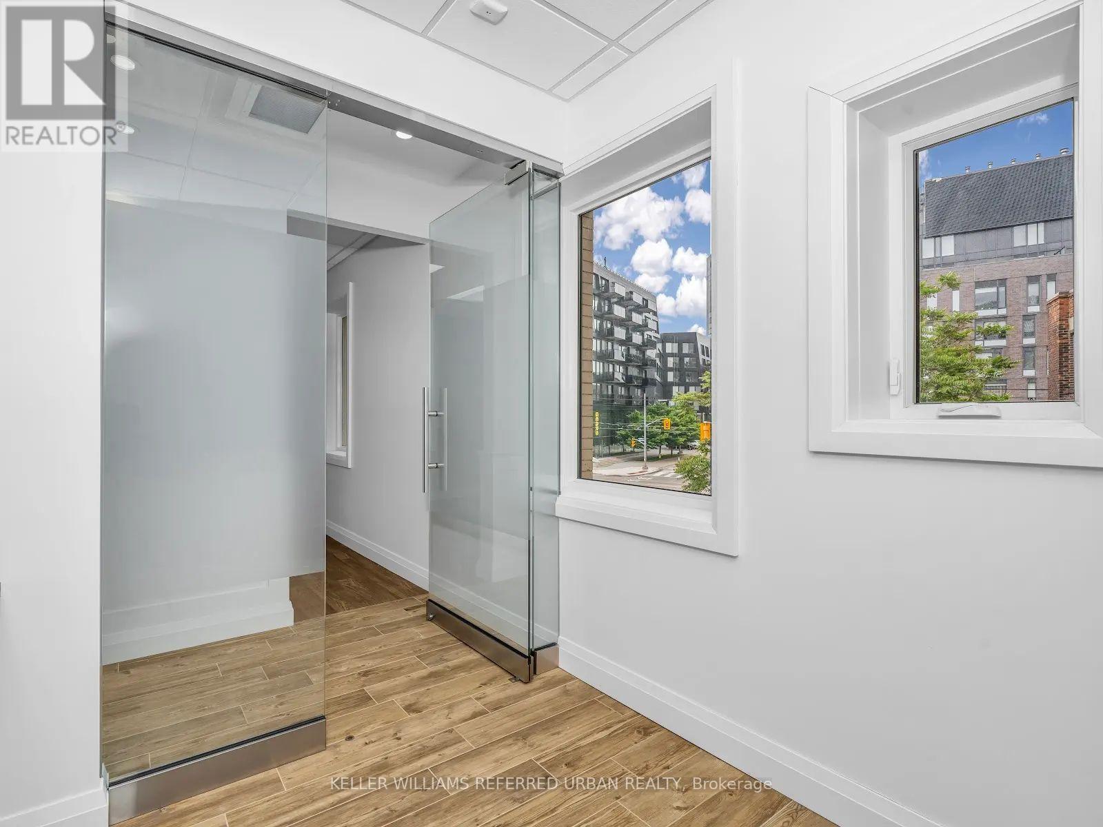 Upper - 541 Queen Street E, Toronto, Ontario  M5A 1V1 - Photo 14 - C12542680