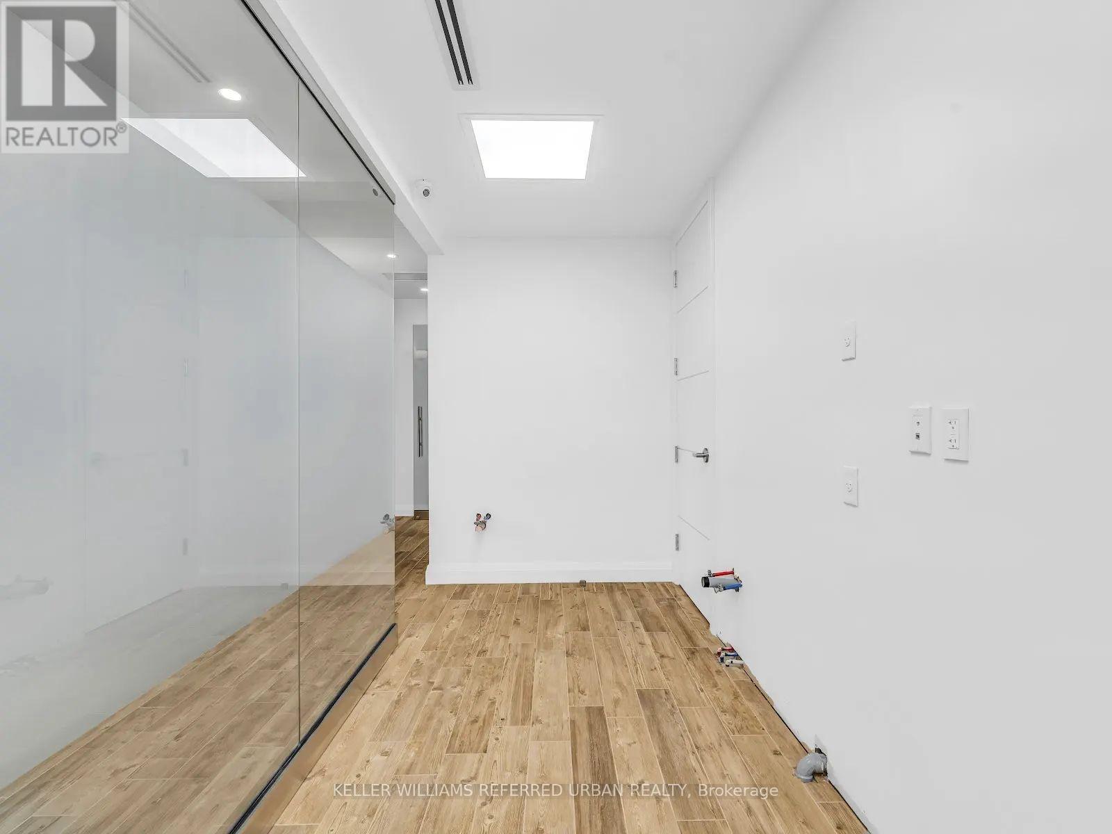 Upper - 541 Queen Street E, Toronto, Ontario  M5A 1V1 - Photo 20 - C12542680