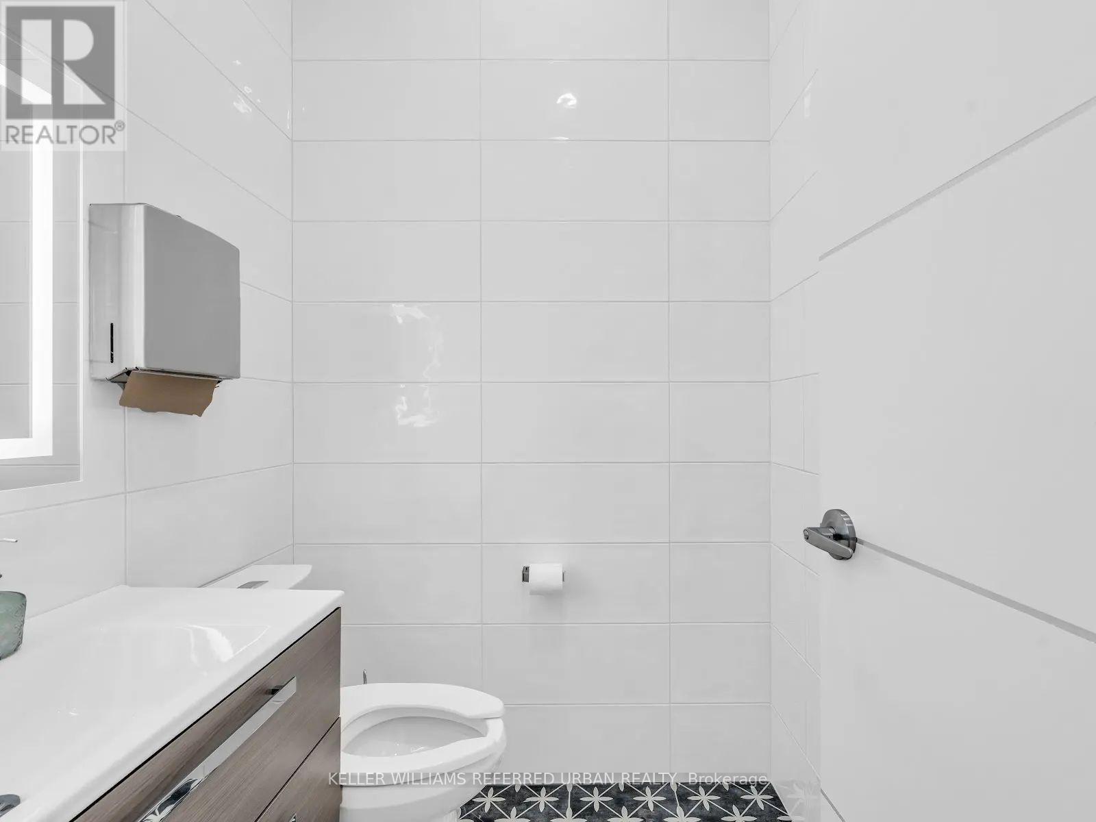 Upper - 541 Queen Street E, Toronto, Ontario  M5A 1V1 - Photo 24 - C12542680