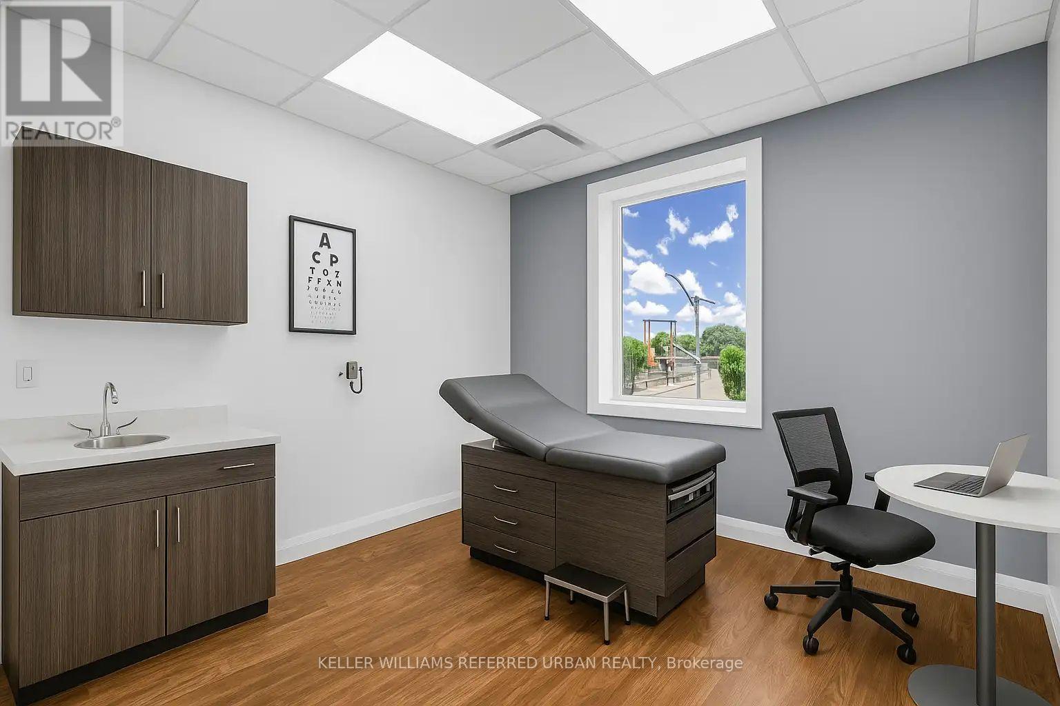 Upper - 541 Queen Street E, Toronto, Ontario  M5A 1V1 - Photo 3 - C12542680