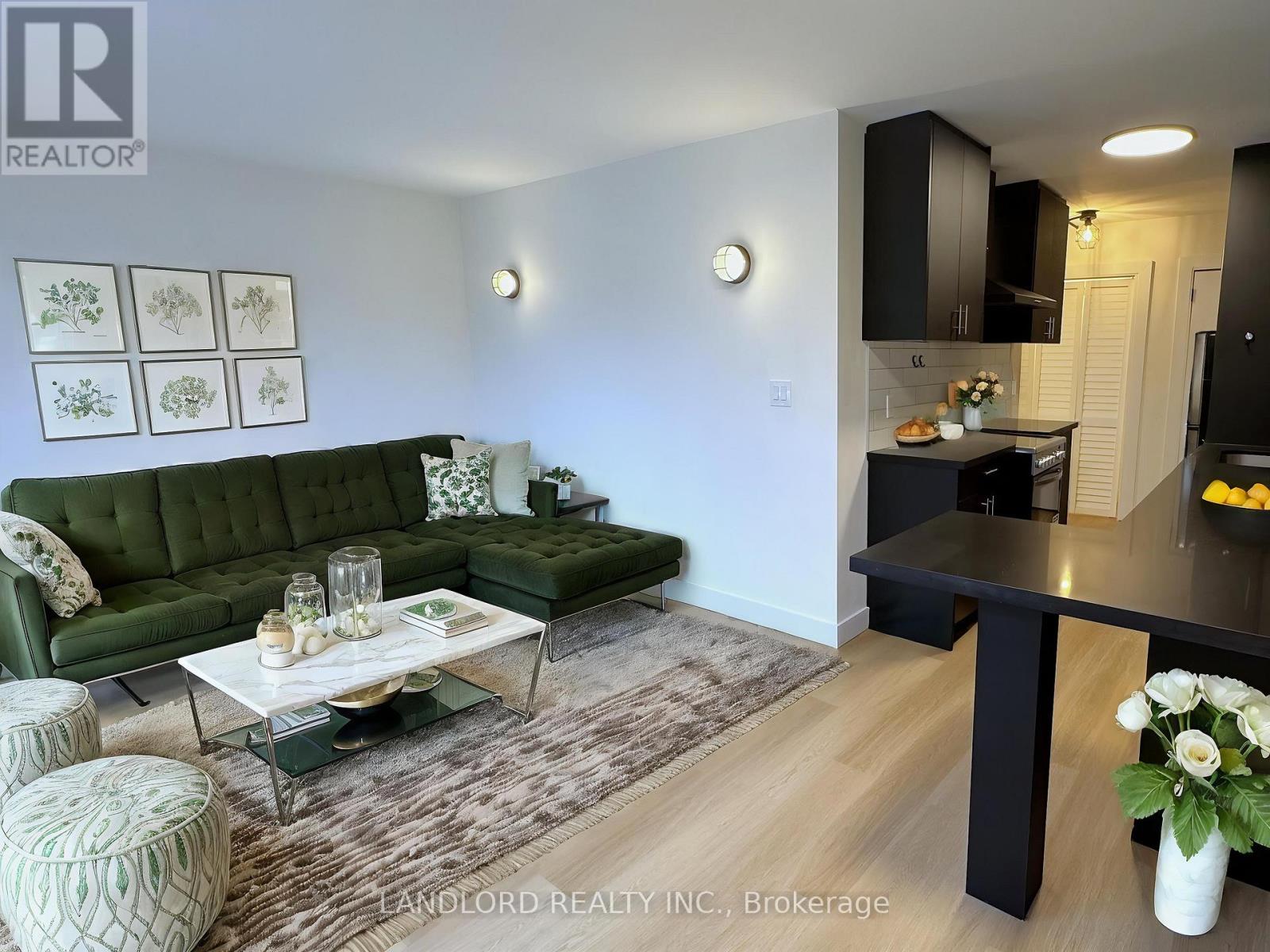 401 - 420 EGLINTON AVENUE E, Toronto, Ontario