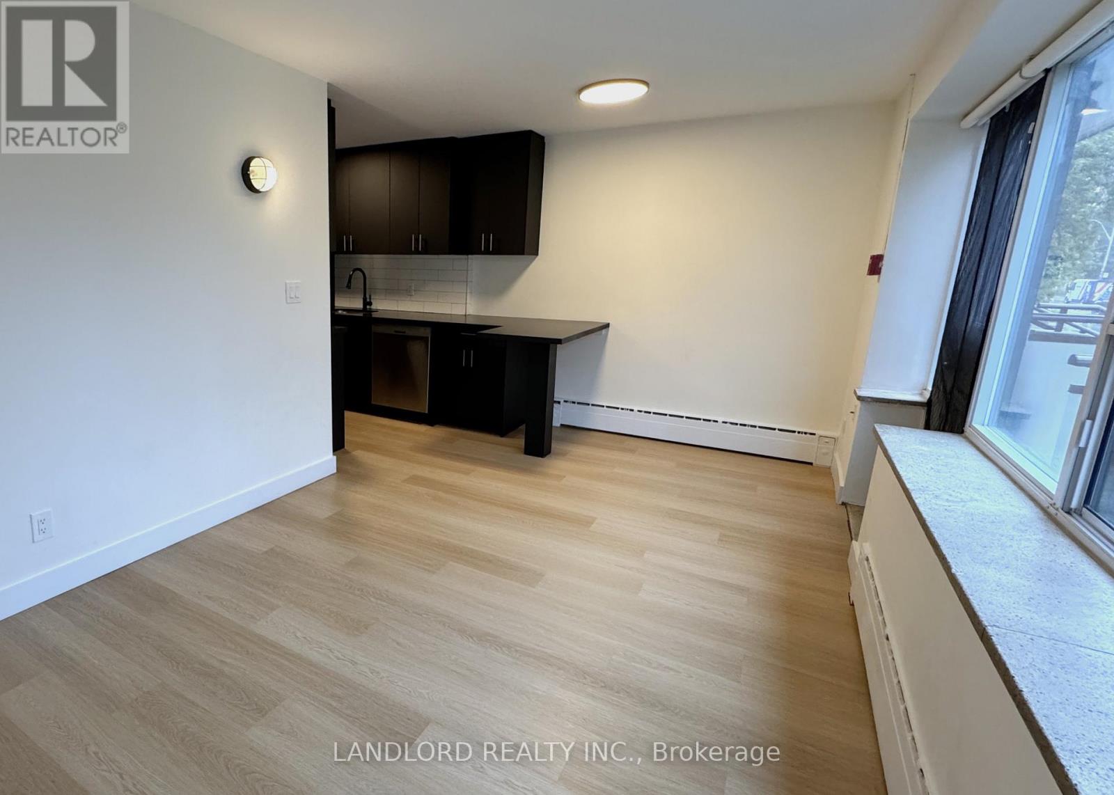 401 - 420 Eglinton Avenue E, Toronto, Ontario  M4P 1L8 - Photo 2 - C12542772