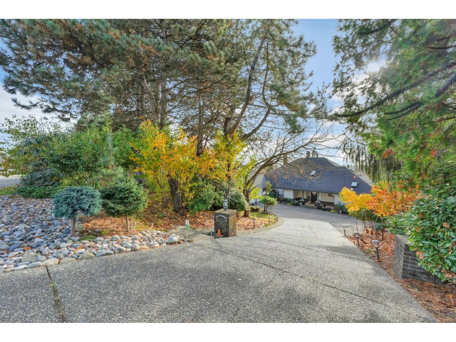 16498 77 Avenue, Surrey, British Columbia  V4N 0L5 - Photo 2 - R3067282