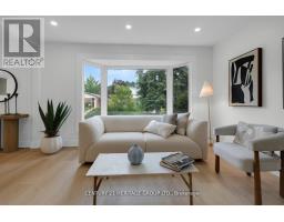 43 HOWELL SQUARE, Toronto, Ontario