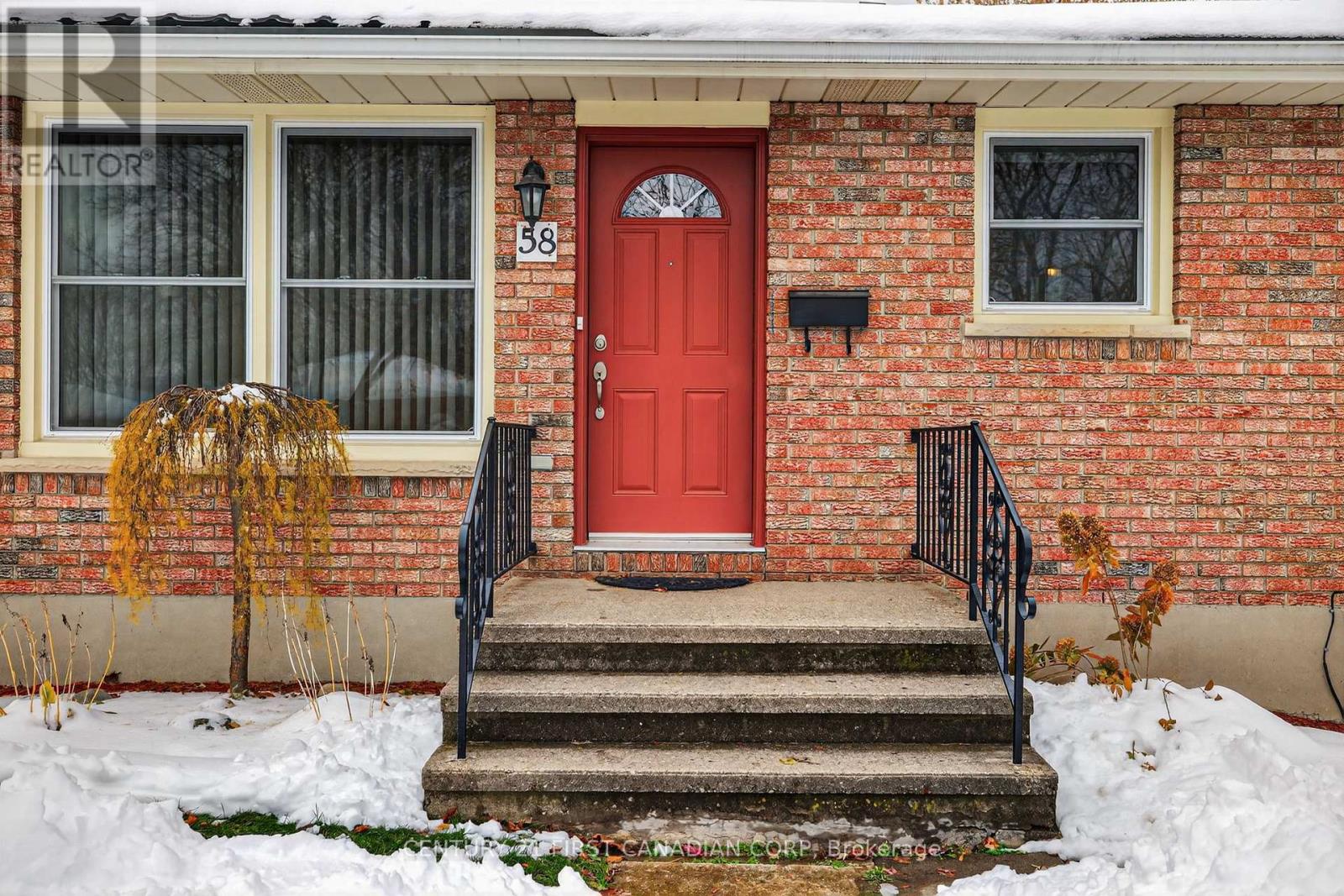 58 Scotchmere Crescent, London South, Ontario  N6E 2A1 - Photo 2 - X12542872