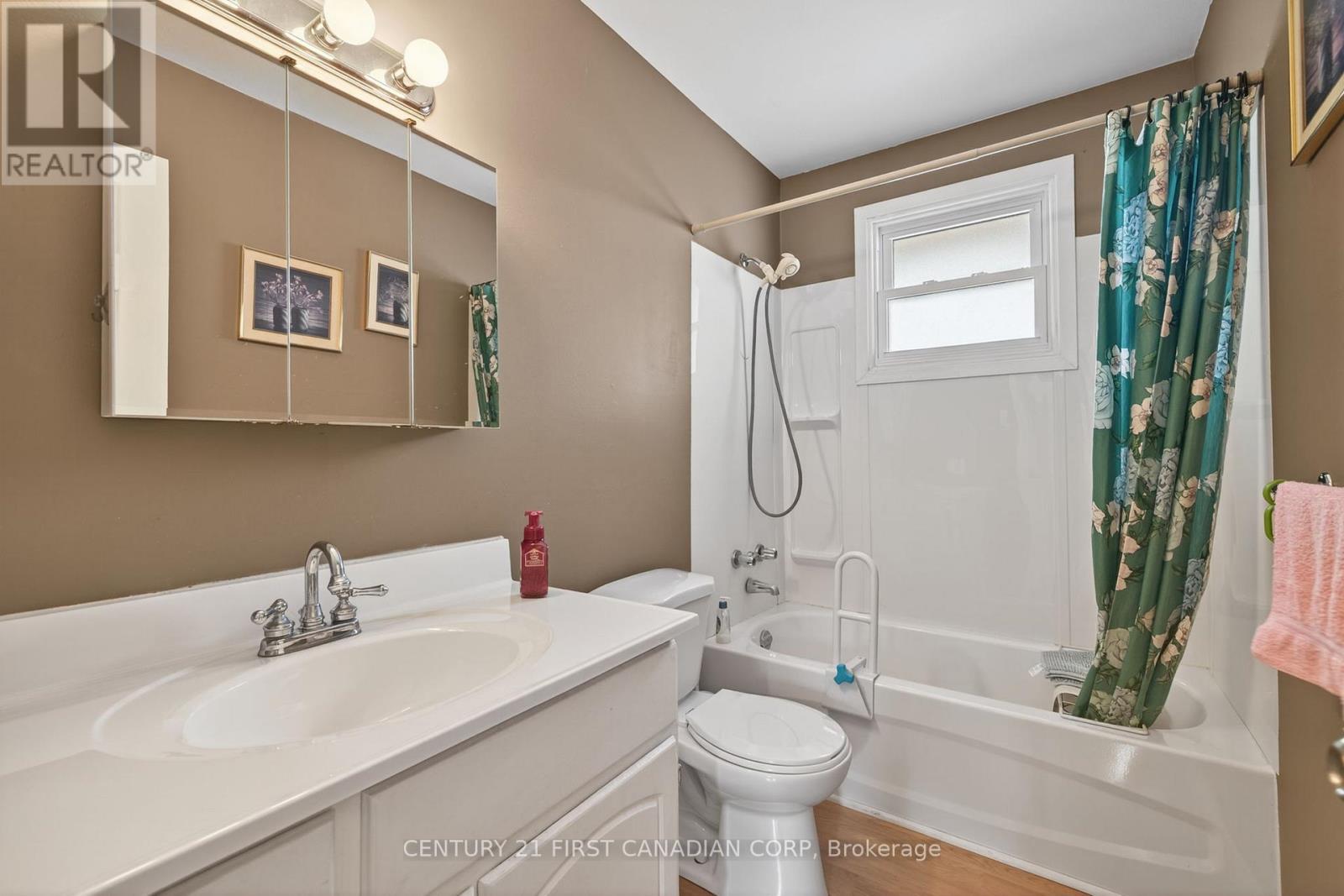 Photo 22 of 47 for 58 Scotchmere Crescent