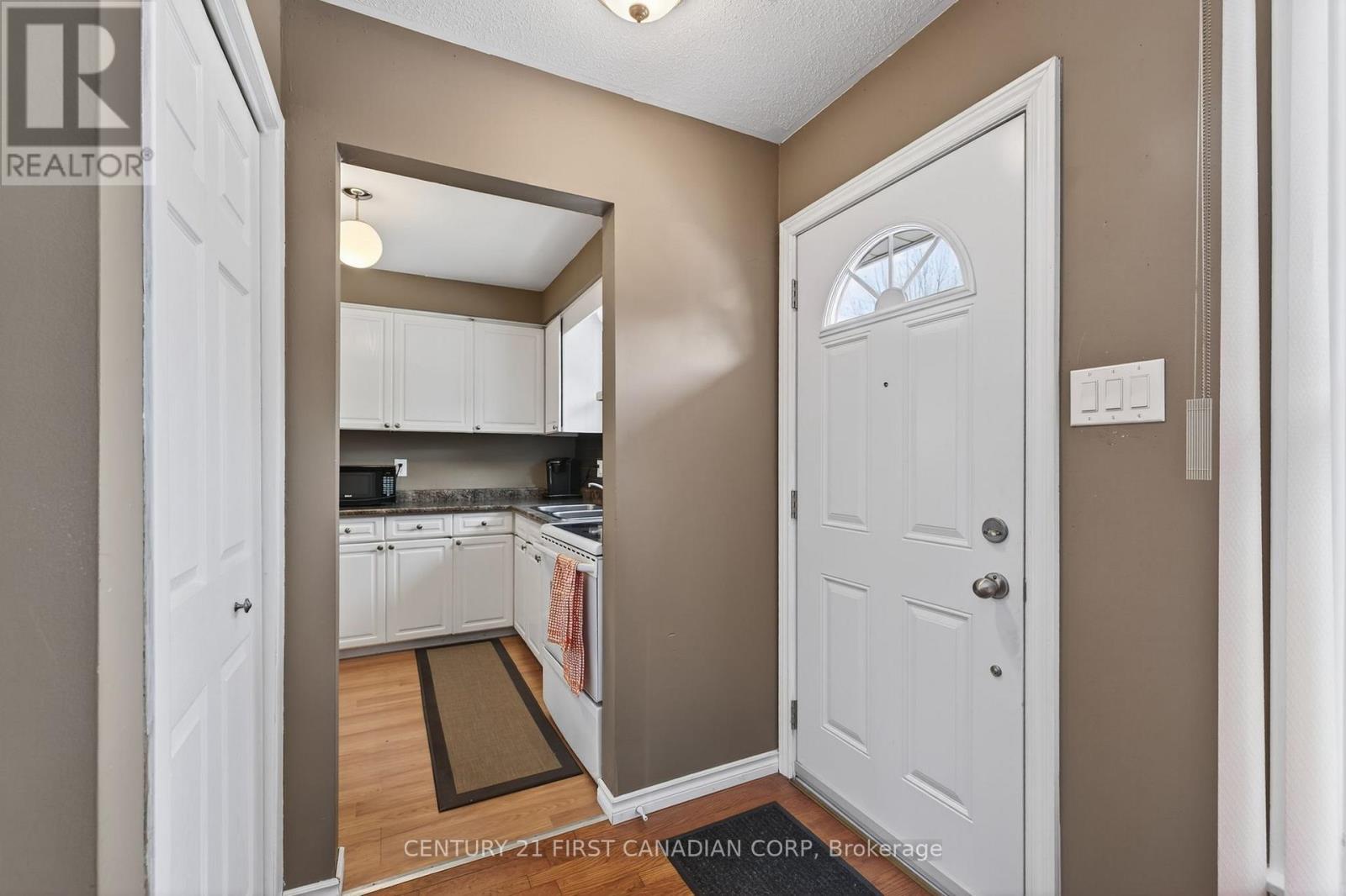 Photo 3 of 47 for 58 Scotchmere Crescent