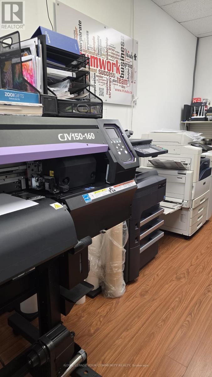 205 - 8108 Yonge Street, Vaughan, Ontario  L4J 1W4 - Photo 10 - N12542632