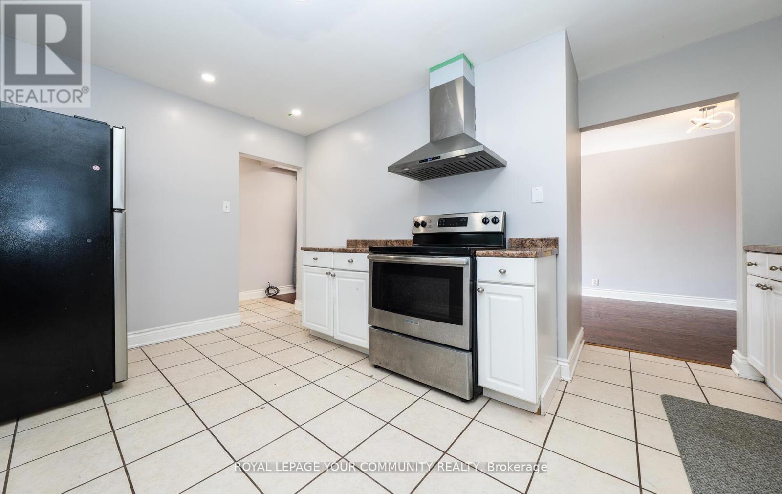 53 Newbury Drive, Newmarket, Ontario  L3Y 4P9 - Photo 12 - N12542658