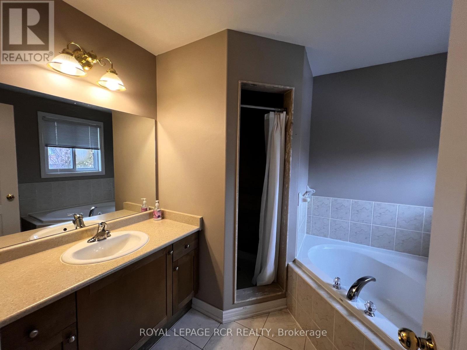 45 Buchanan Drive, New Tecumseth, Ontario  L9R 0A2 - Photo 18 - N12542724