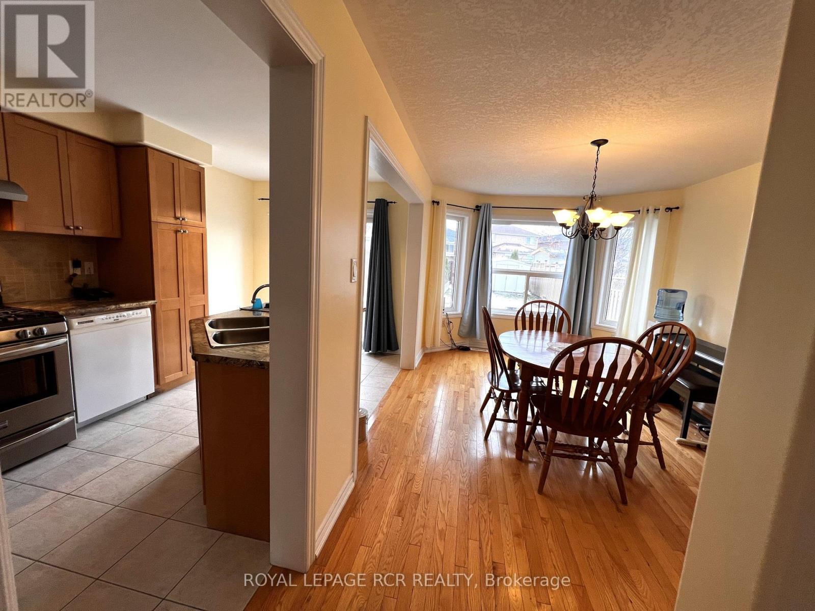 45 Buchanan Drive, New Tecumseth, Ontario  L9R 0A2 - Photo 7 - N12542724