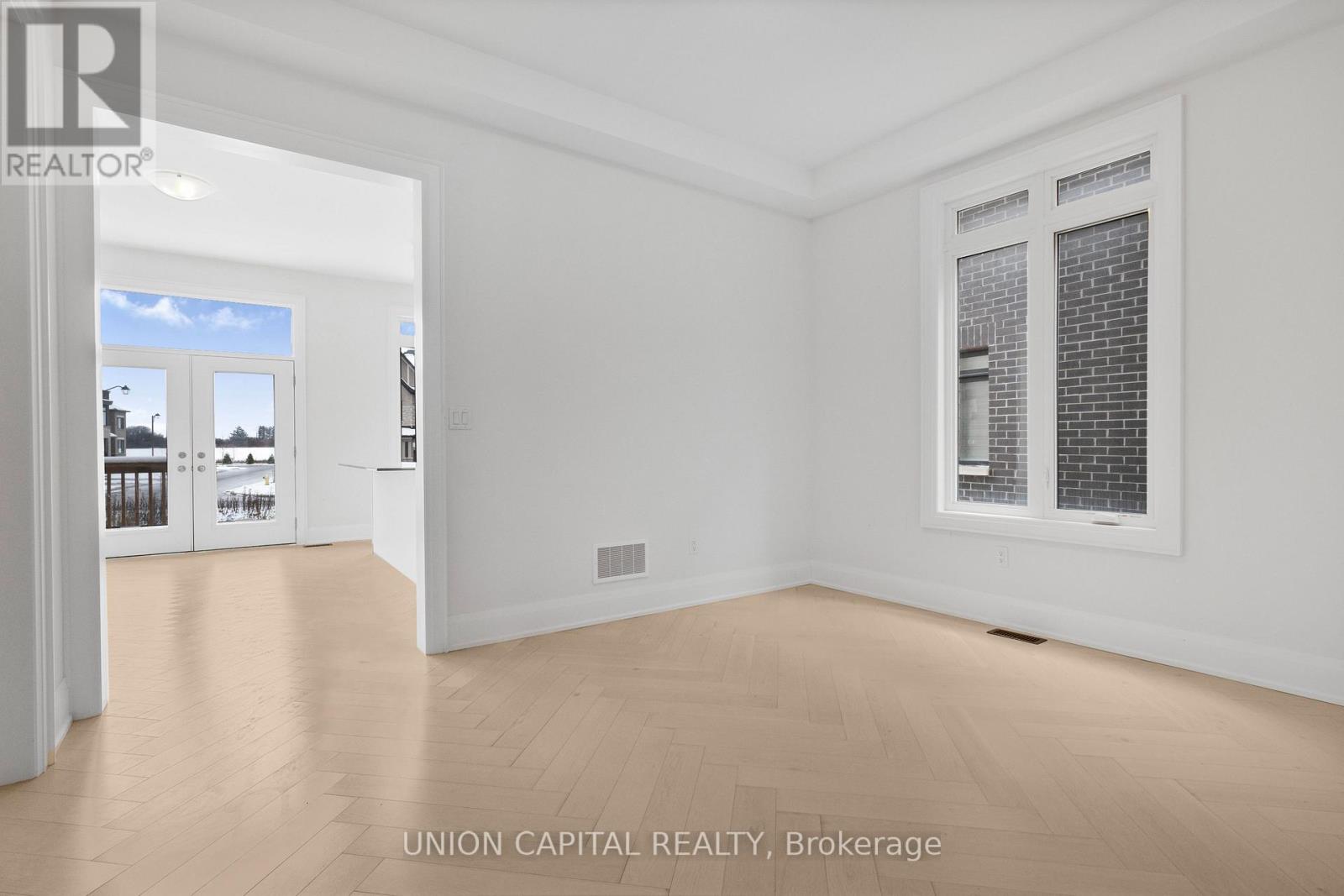 294 Wesmina Avenue, Whitchurch-Stouffville, Ontario  L4A 5C2 - Photo 5 - N12542768