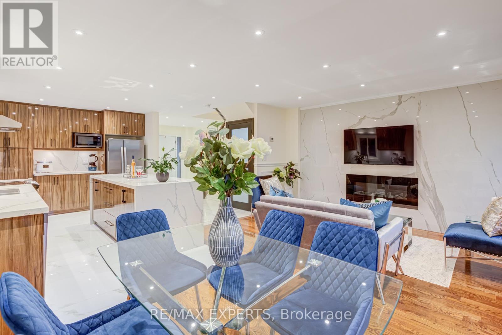 11 Belvedere Crescent, Richmond Hill, Ontario  L4C 8W3 - Photo 11 - N12542880