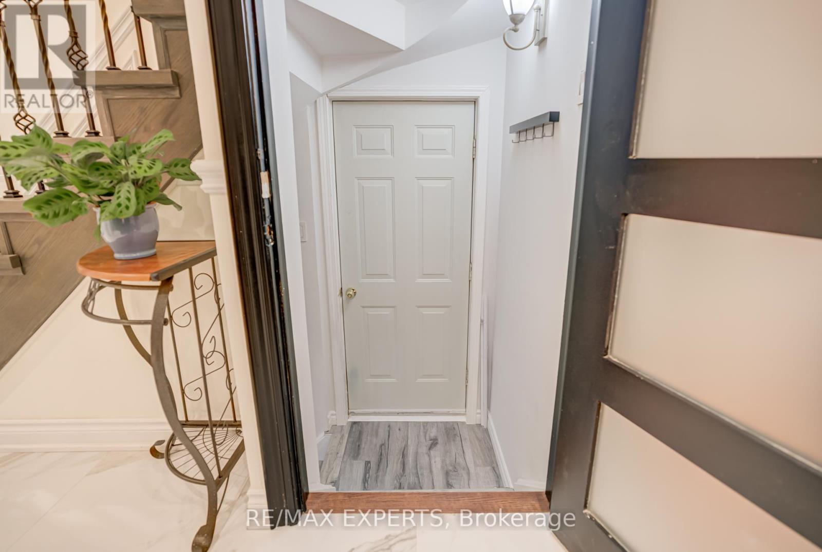 11 Belvedere Crescent, Richmond Hill, Ontario  L4C 8W3 - Photo 20 - N12542880