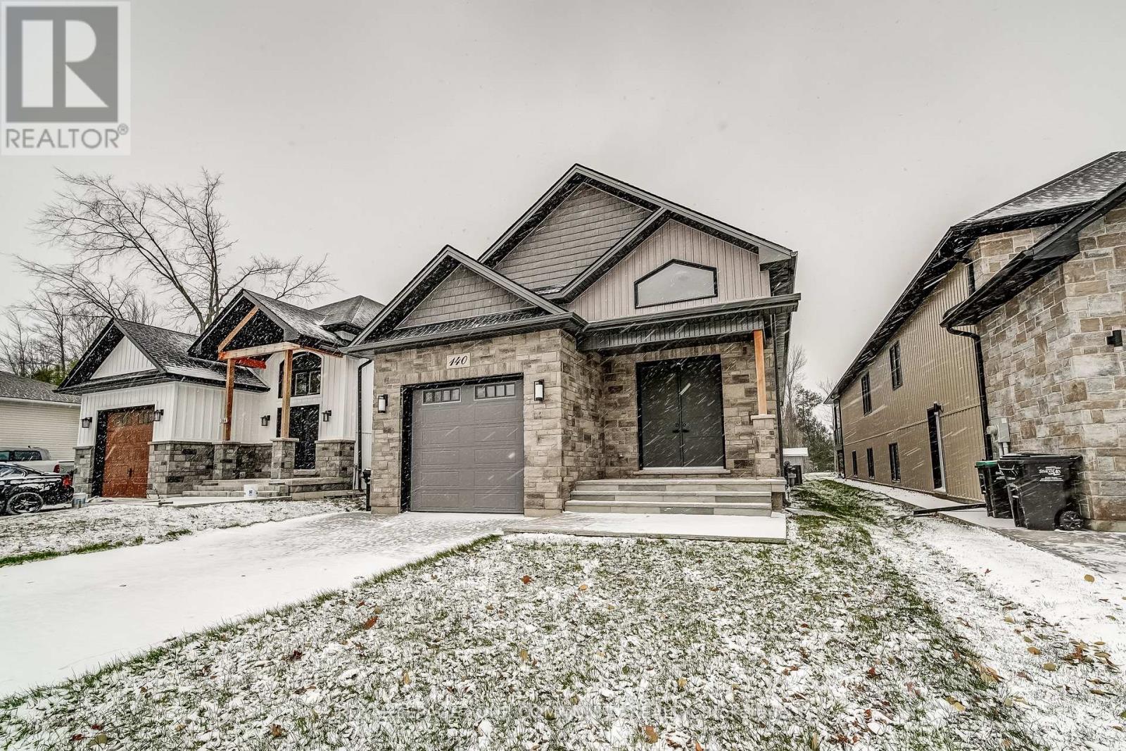 140 58th Street S, Wasaga Beach, Ontario  L9Z 2Z1 - Photo 2 - S12542702