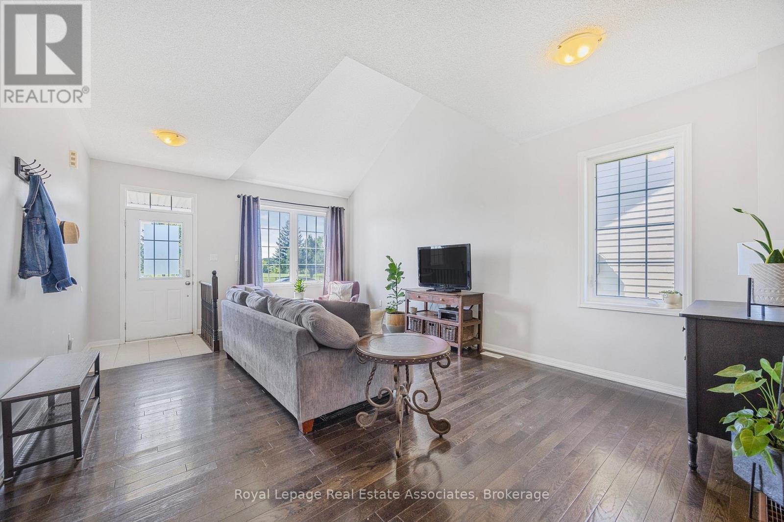 4 - 24 Providence Way, Wasaga Beach, Ontario  L9Z 0G3 - Photo 4 - S12542810