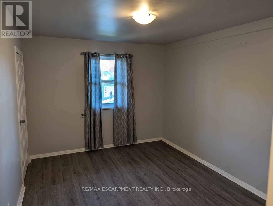 134 Queen Street, Barrie, Ontario  L4M 1Z5 - Photo 5 - S12542846