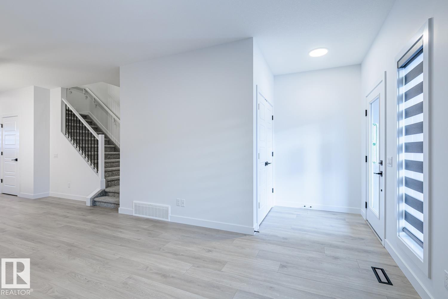 2929 Coughlan Gr Sw, Edmonton, Alberta  T6W 0C3 - Photo 4 - E4465639