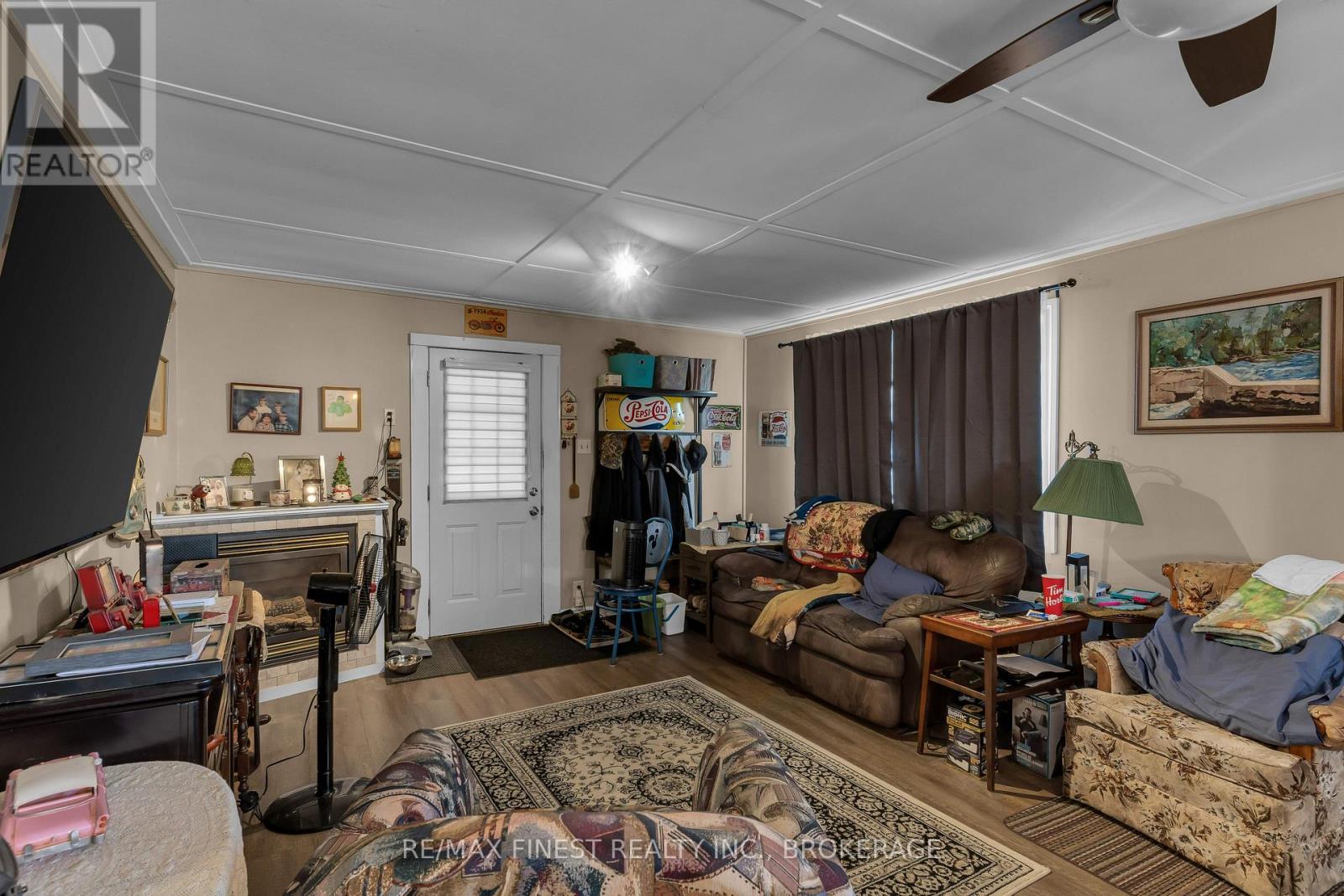 186 Thomas Street, Greater Napanee, Ontario  K7R 2H5 - Photo 3 - X12542912