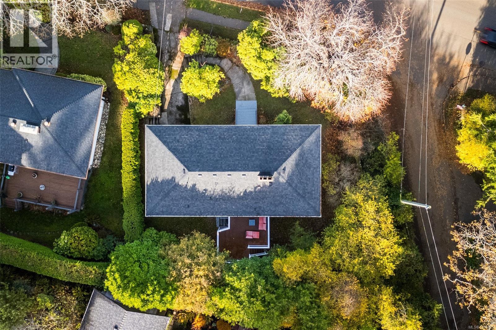 1995 Fairfield Rd, Victoria, British Columbia  V8S 1H5 - Photo 38 - 1018725