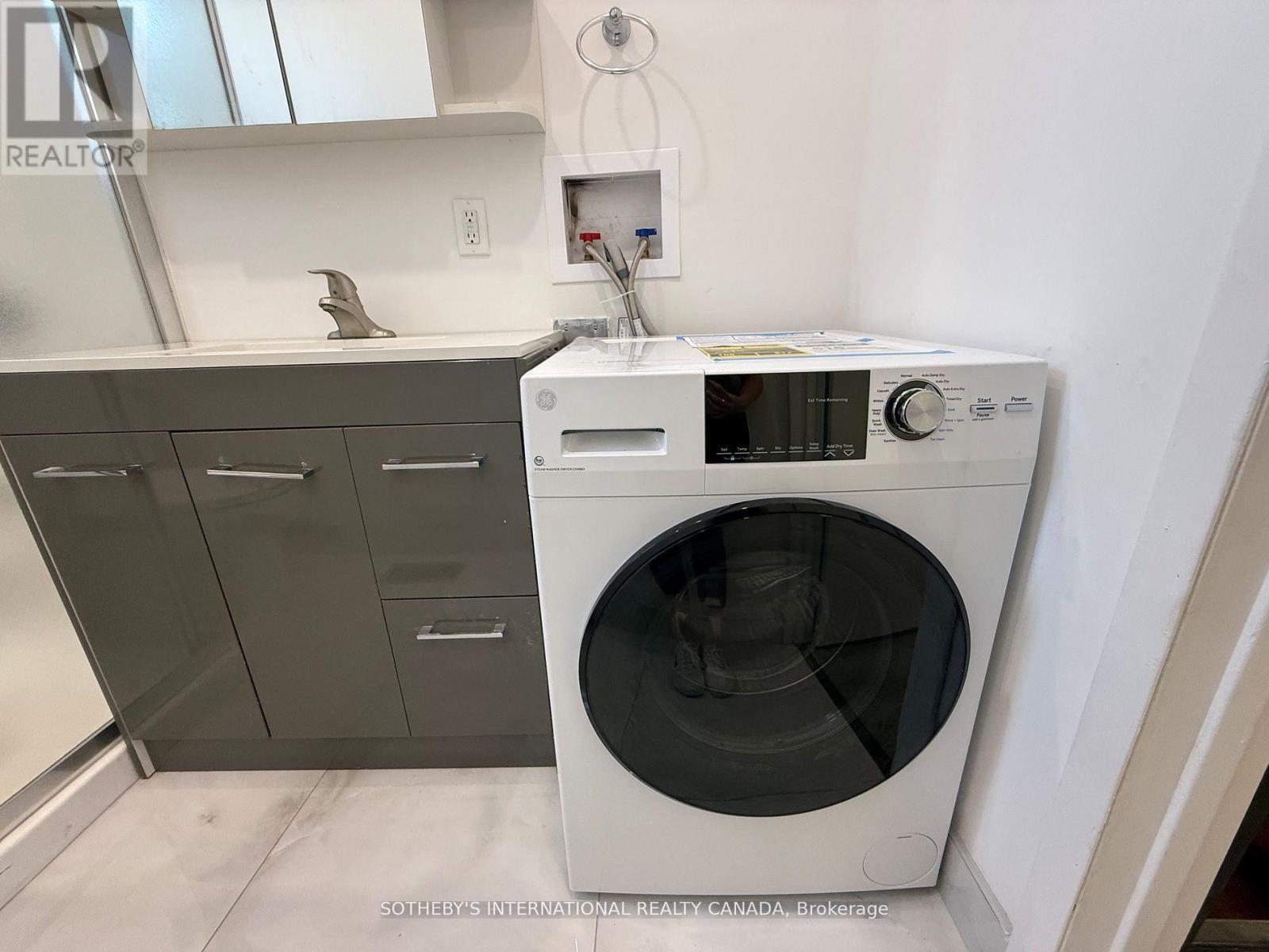 3254 Dundas Street W, Toronto, Ontario  M6P 2A3 - Photo 10 - W12542652