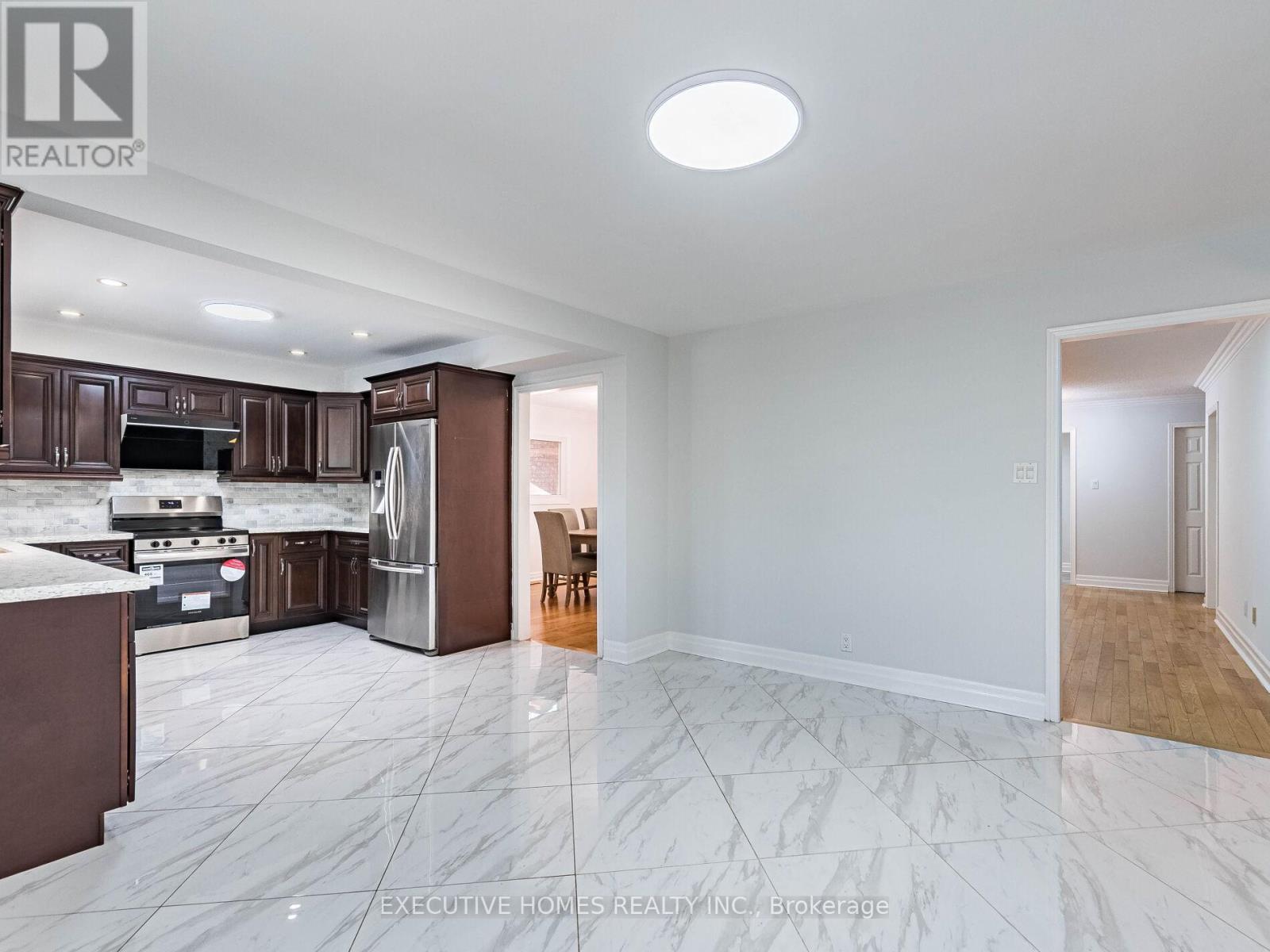 1876 Roy Ivor Crescent, Mississauga, Ontario  L5L 3N8 - Photo 11 - W12542678