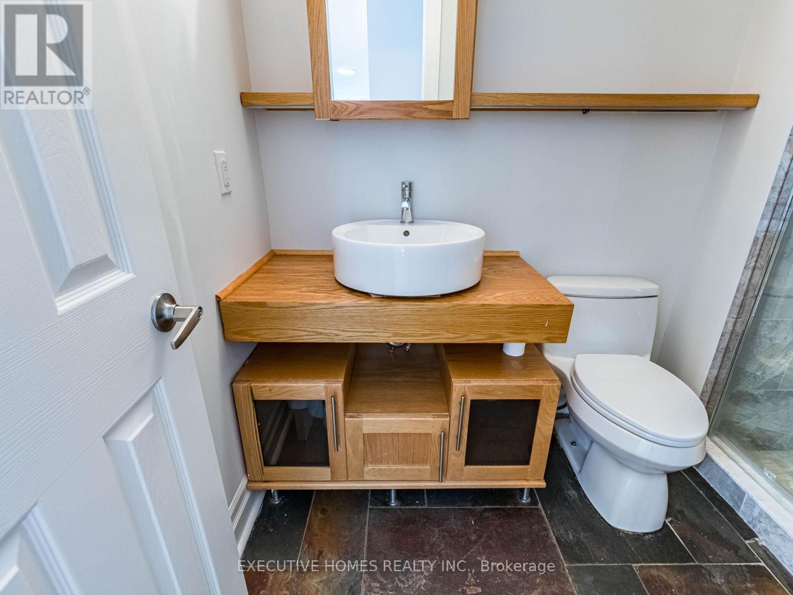 1876 Roy Ivor Crescent, Mississauga, Ontario  L5L 3N8 - Photo 16 - W12542678