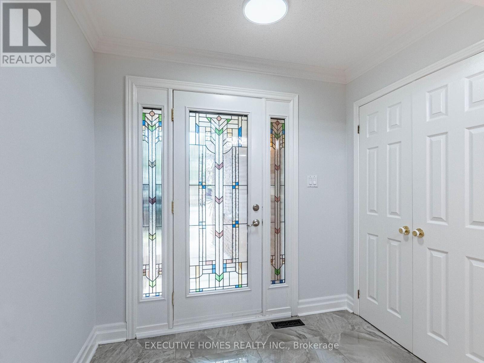 1876 Roy Ivor Crescent, Mississauga, Ontario  L5L 3N8 - Photo 4 - W12542678