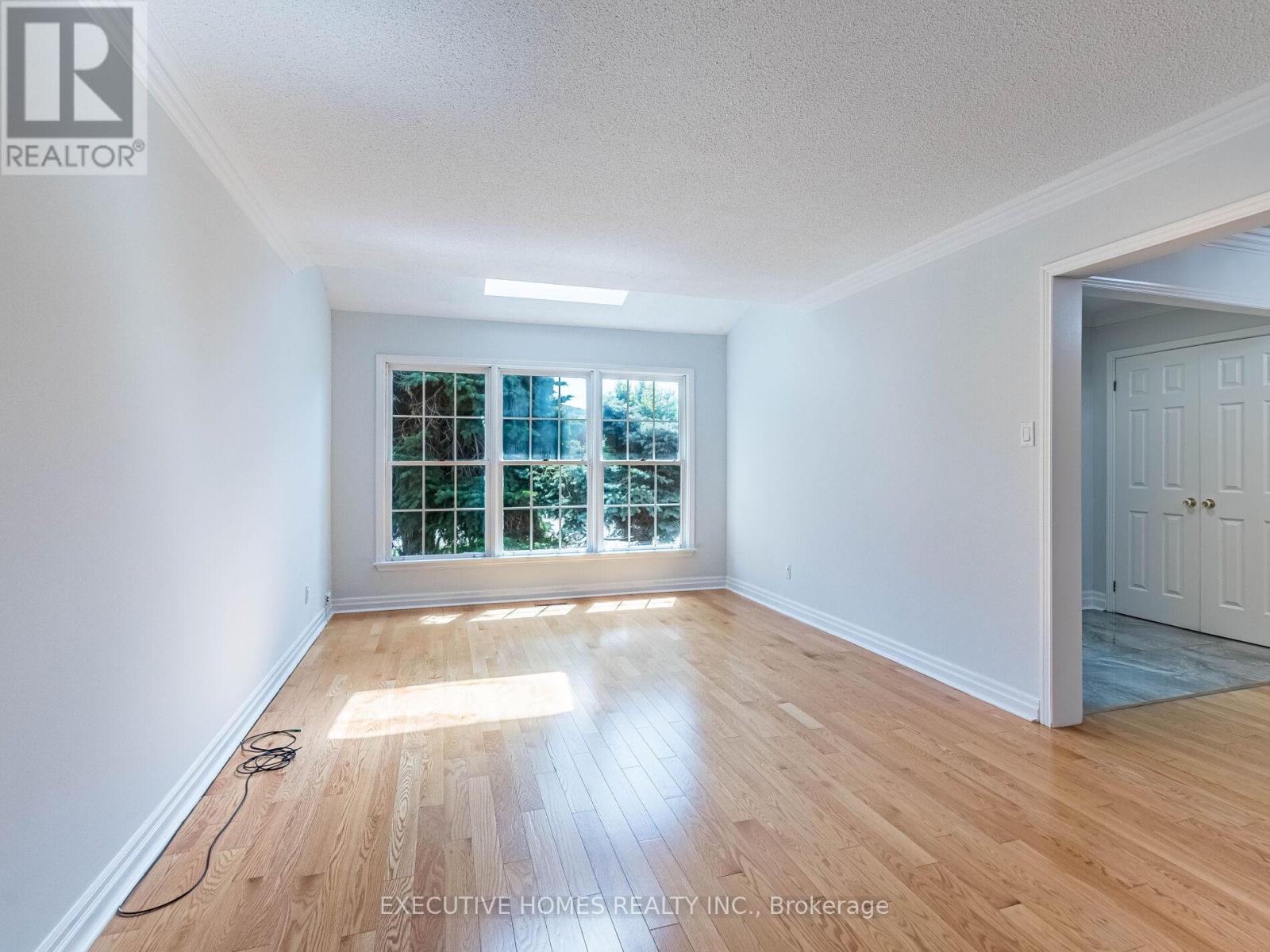 1876 Roy Ivor Crescent, Mississauga, Ontario  L5L 3N8 - Photo 5 - W12542678