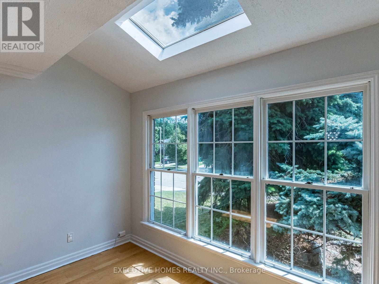 1876 Roy Ivor Crescent, Mississauga, Ontario  L5L 3N8 - Photo 6 - W12542678