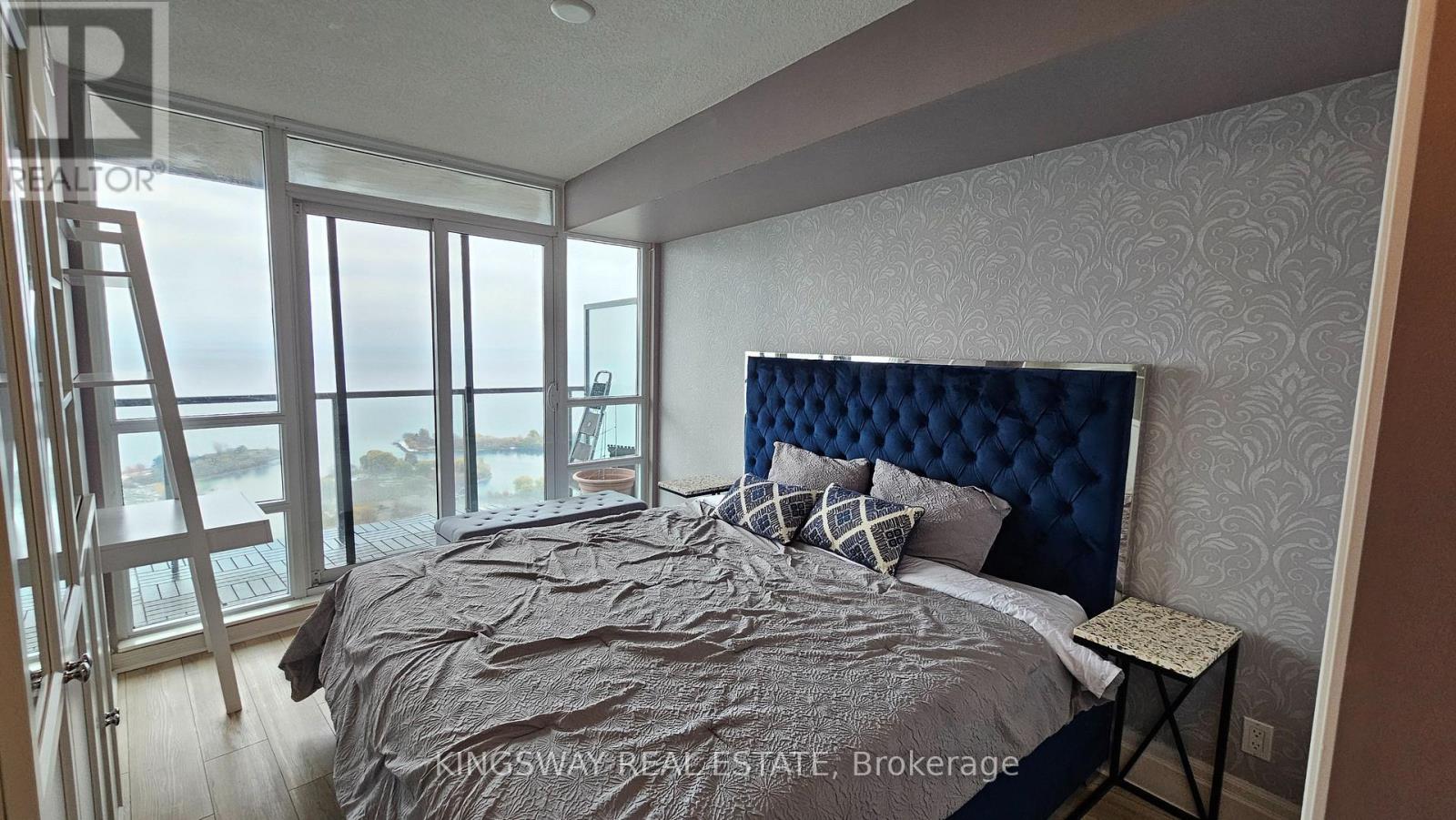3707 - 2230 Lake Shore Boulevard W, Toronto, Ontario  M8V 0B2 - Photo 10 - W12542708