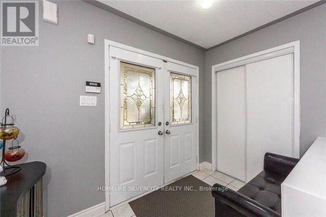 5 Allangrove Drive, Brampton, Ontario  L7A 2M4 - Photo 3 - W12542764