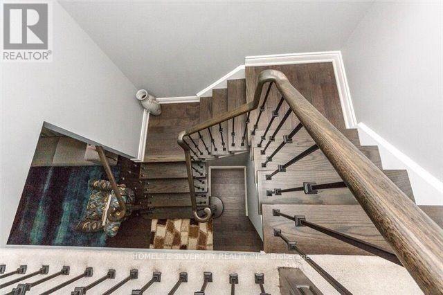 5 Allangrove Drive, Brampton, Ontario  L7A 2M4 - Photo 8 - W12542764