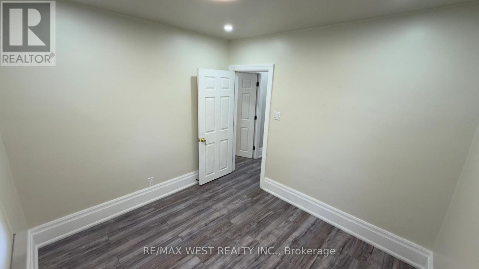 25 Sixteenth Street, Toronto, Ontario  M8V 3J7 - Photo 21 - W12542786