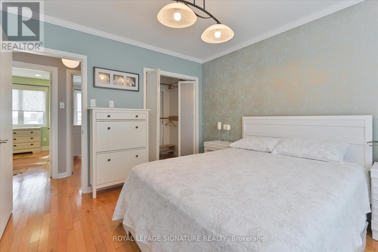 362 Silverthorn Avenue, Toronto, Ontario  M6M 3G8 - Photo 13 - W12542788