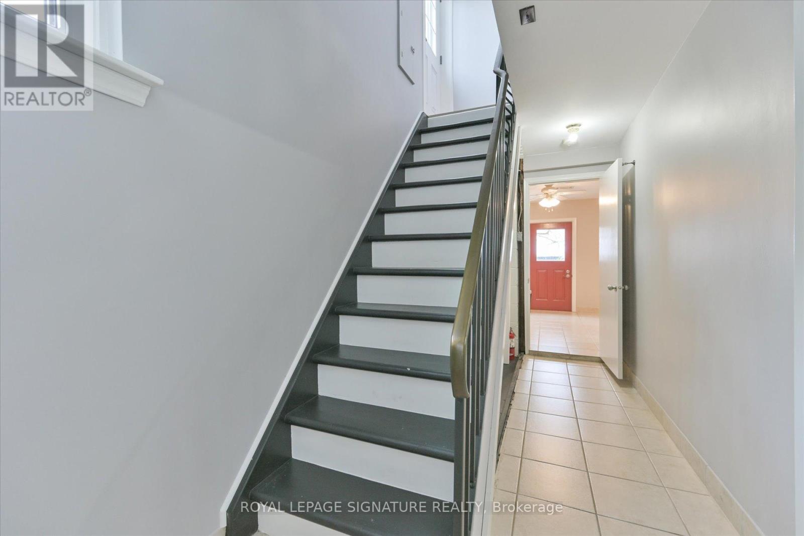 362 Silverthorn Avenue, Toronto, Ontario  M6M 3G8 - Photo 21 - W12542788