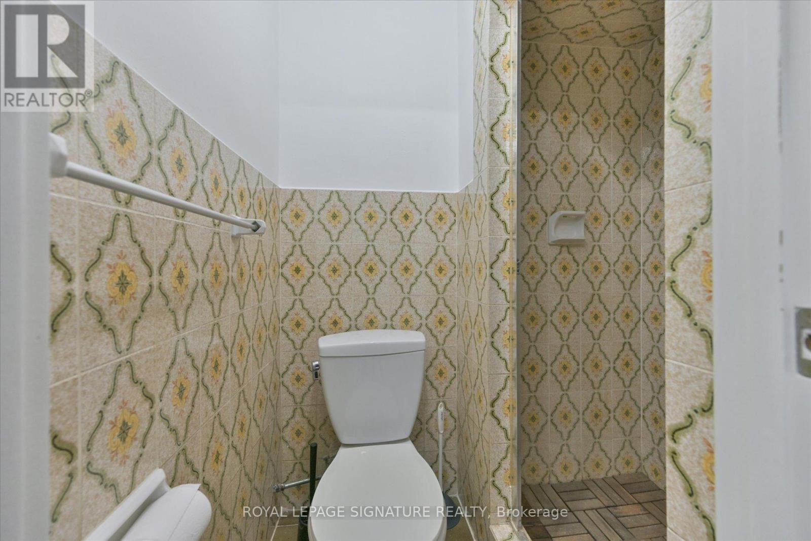 362 Silverthorn Avenue, Toronto, Ontario  M6M 3G8 - Photo 23 - W12542788