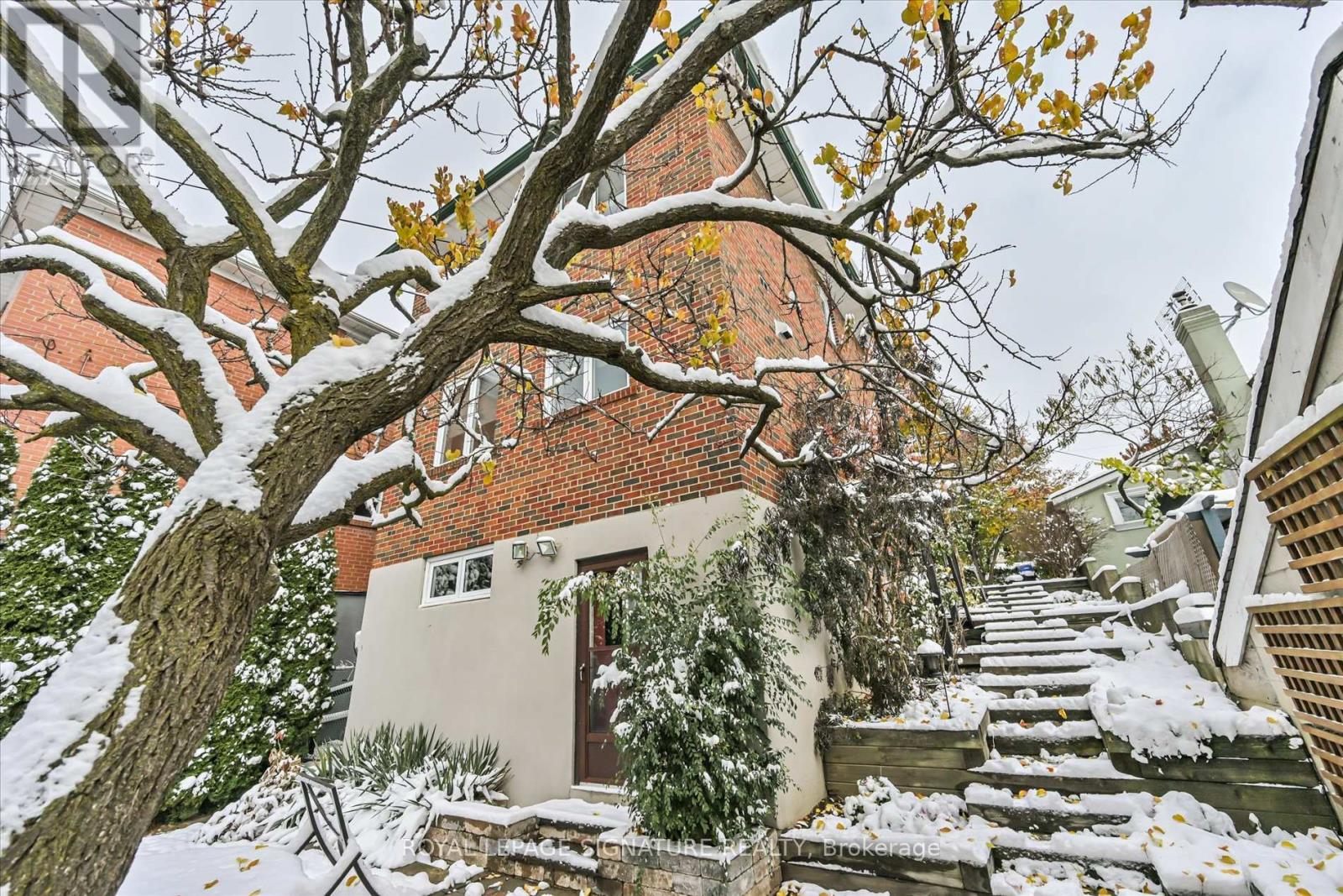 362 Silverthorn Avenue, Toronto, Ontario  M6M 3G8 - Photo 25 - W12542788