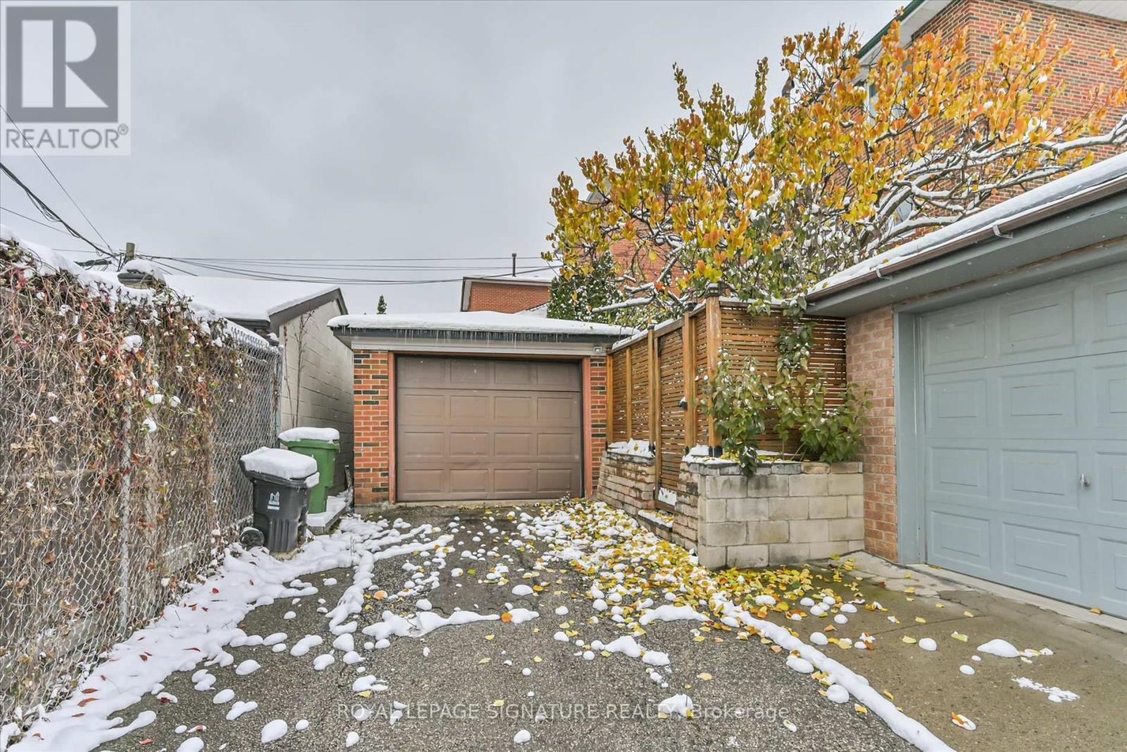 362 Silverthorn Avenue, Toronto, Ontario  M6M 3G8 - Photo 29 - W12542788