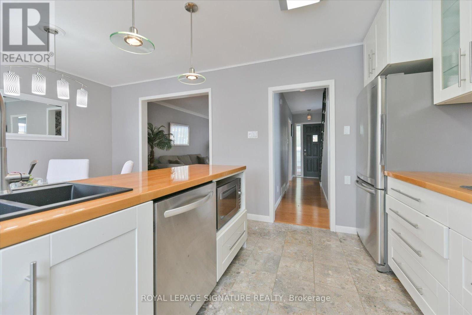 362 Silverthorn Avenue, Toronto, Ontario  M6M 3G8 - Photo 8 - W12542788