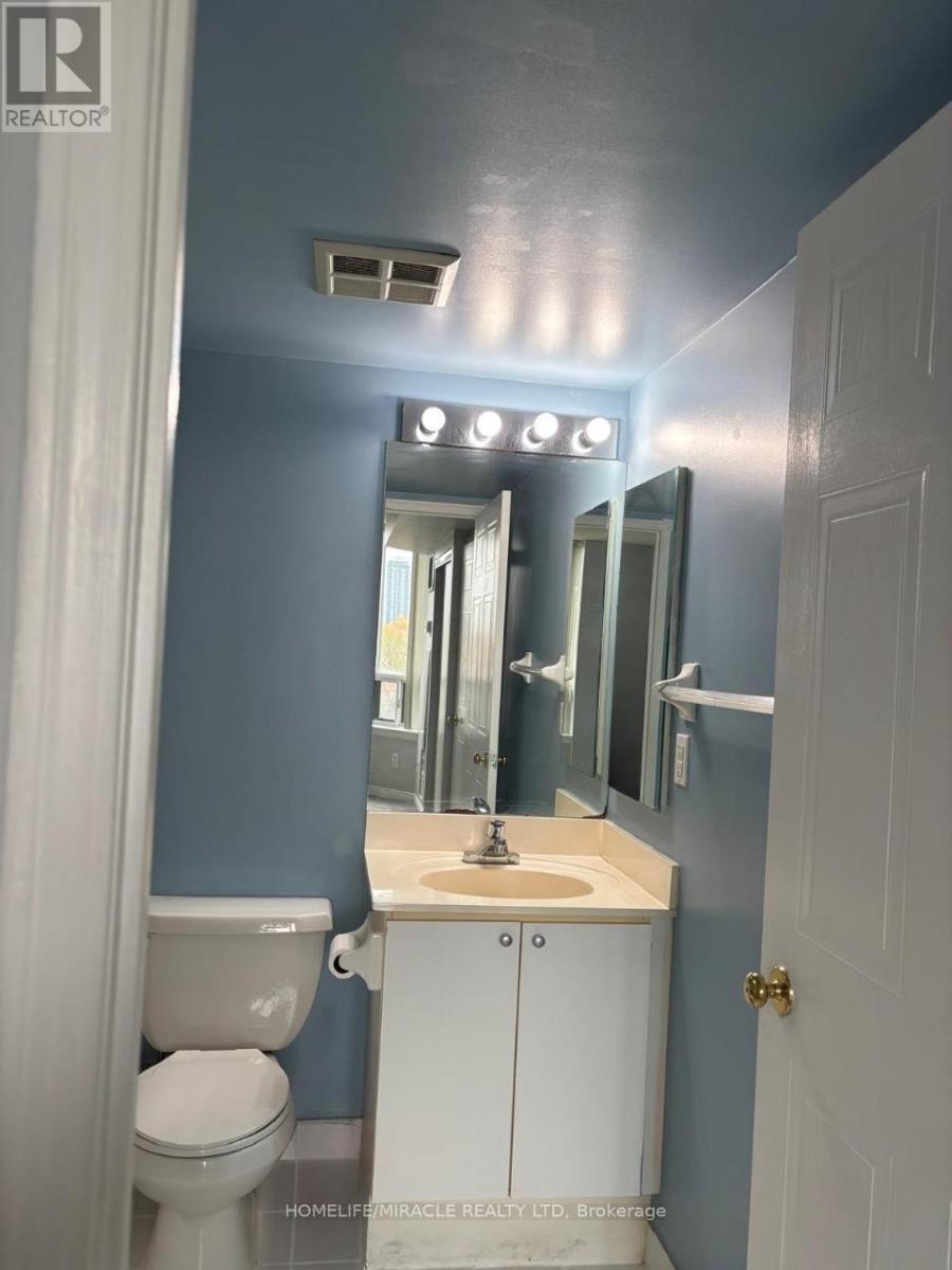 711 - 135 Hillcrest Avenue, Mississauga, Ontario  L5B 4B1 - Photo 17 - W12542800