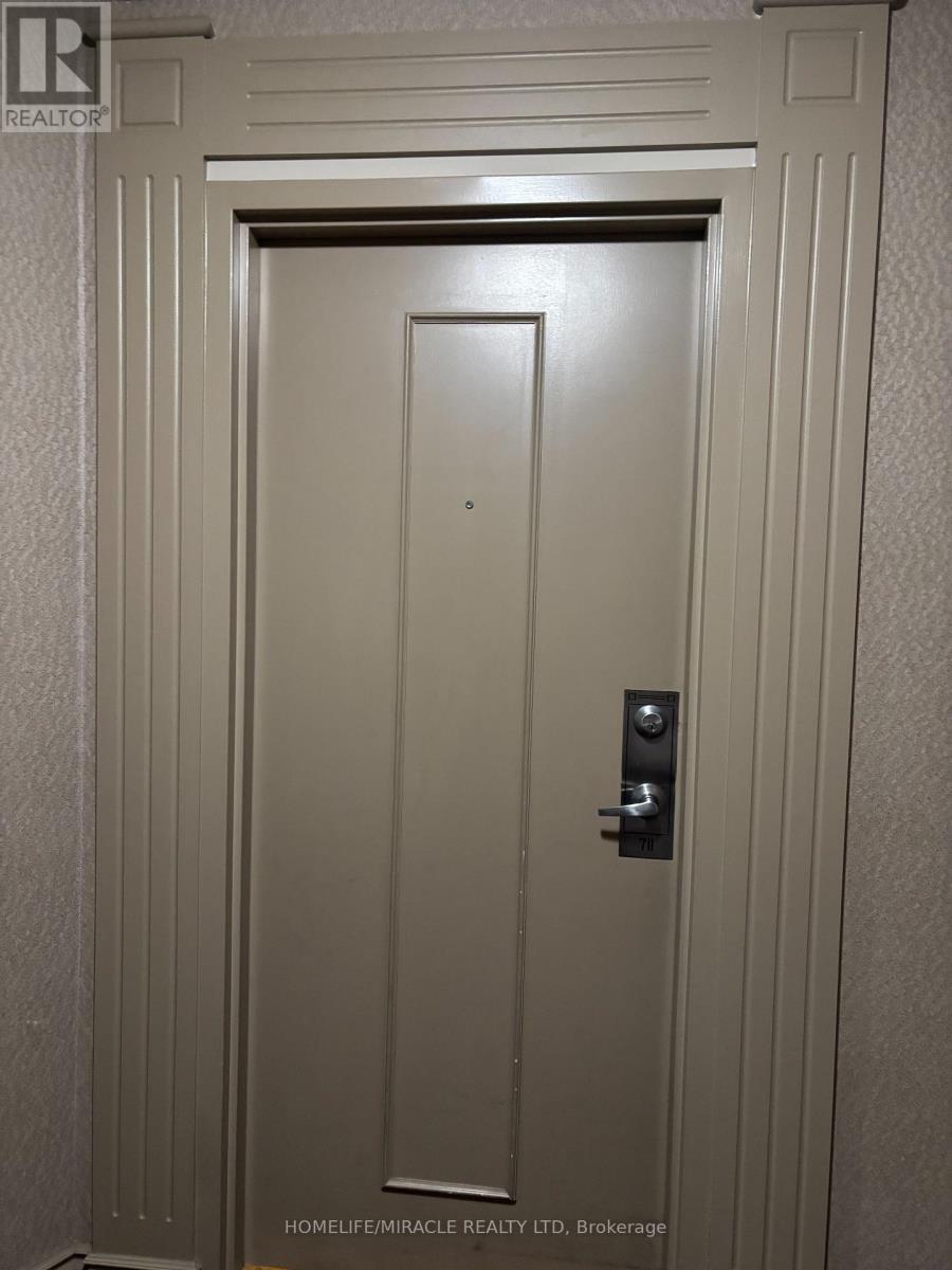 711 - 135 Hillcrest Avenue, Mississauga, Ontario  L5B 4B1 - Photo 3 - W12542800