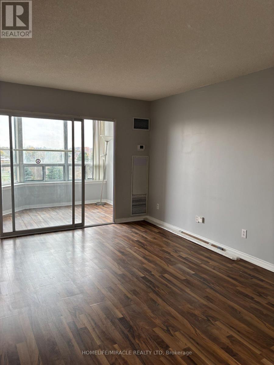 711 - 135 Hillcrest Avenue, Mississauga, Ontario  L5B 4B1 - Photo 7 - W12542800